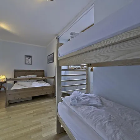 Chesa Domiziana - * サメーダン