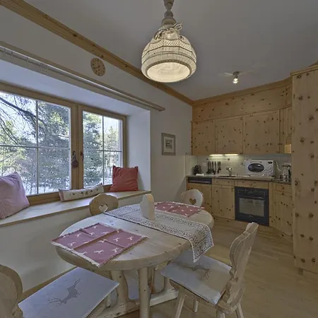 Chesa Domiziana - * サメーダン