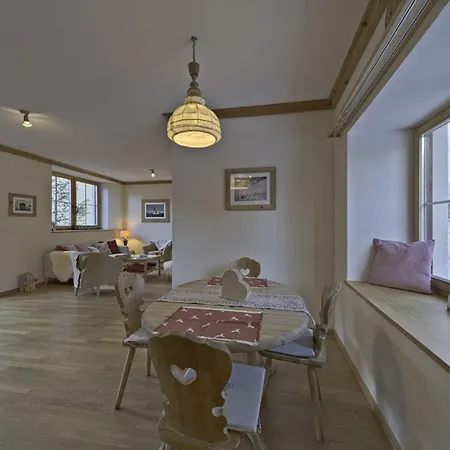 Chesa Domiziana - * 자메단