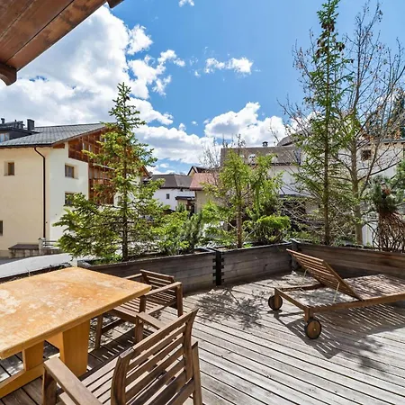 Chesa Domiziana - * 자메단